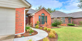 2812 Victoria Drive Gallery 1