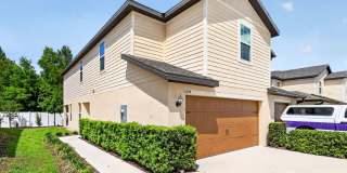 3BR Townhome in Tavares with Open Floor Plan & Community Playground Gallery 3