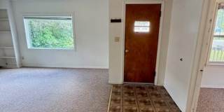 3 Bedroom, 1 Bath Apartment for Rent - Close to MSU - Pets Friendly Gallery 4
