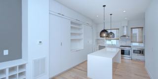 Welcome to 2737 Shenandoah Ave – a modern townhome for rent in Charlotte located in the highly sought-after Chantilly neighborhood Gallery 5