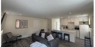 Charming 2BR House in Denver Gallery 3