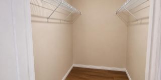 1433 Captains Walk Gallery 8