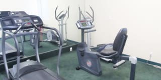 Warner Courtyard Apartments Gallery 24