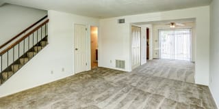 Williamsburg on The Lake Apartments of Valparaiso Gallery 8