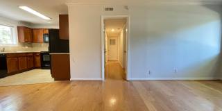 Sweet Spot in Carrboro! Inviting, updated 3br 2ba condo...Walk to Weaver St. & minutes to UNC Sweet Spot in Carrboro! Inviting, updated 3br 2ba condo...Walk to Weaver St. & minutes to UNC Gallery 6