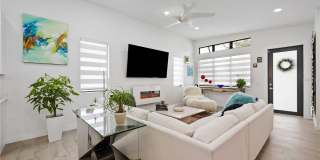 7520 N COOLIDGE AVENUE Gallery 9