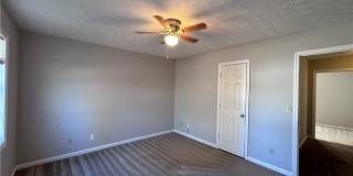 502 Oakwood Court Gallery 16