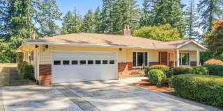 Beautiful 4 Bed, 2 Bath Rental Home in Happy Valley – 6.73 Acre lot! Gallery 1