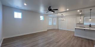 Jaw dropping Desert Color home! Gallery 9