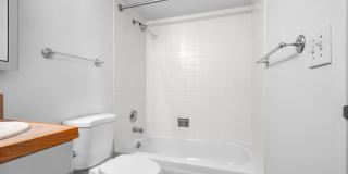 Spacious, Renovated Downtown Condo with Breathtaking Views of the City! Gallery 16