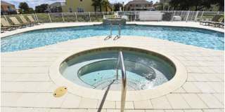 Modern Townhome in quiet neighborhood: 3BR, Pool & Near Disney Gallery 31