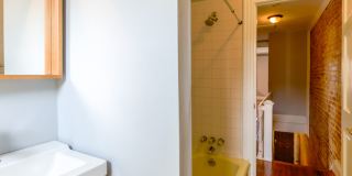 Classic 3 Bedroom Rowhome in Columbia Heights Gallery 40