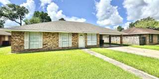 Bright & Spacious 3 Bedroom Brick Home with Double Carport & Large Backyard Gallery 1