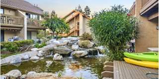 2 Bedroom Ground Floor Irvine Condo Gallery 1