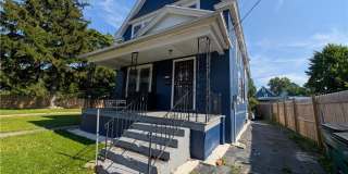 325 Box Avenue Gallery 1