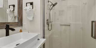 Palm Court Furnished Delight! Gallery 19