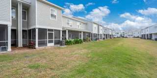 Spacious 3 Bedroom Townhouse with Community Pool! Gallery 34