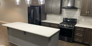 3 Bed, 3.5 Bath Home w/ 2 Car Garage and Lake Views Gallery 10