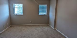 Townhome Close to I-485 and Shopping/Restaraunts Gallery 15