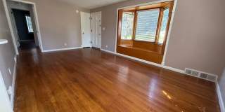 Audubon-Downriver Neighborhood 4 bedroom, 1 bath corner lot with large, fenced yard Gallery 13