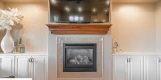 Stunning 2 Bedroom Fully Furnished Home. Community Pool & Mini Golf! Gallery 3