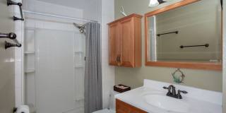 2 bedroom in Frisco. Walk to Main Street! Garage and Yard! Hot tub! Gallery 16