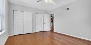 5510 Waterman Boulevard Gallery 29