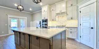 Spacious Craftsman Home on cul-de-sac - Electric Included! Gallery 3