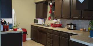 Nice 2 or 3 Bedroom, 1 Bath. Gallery 7