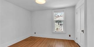 887 W Ferry Street Gallery 32