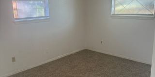 Beautifully updated home in a quiet Yukon neighborhood! Gallery 9