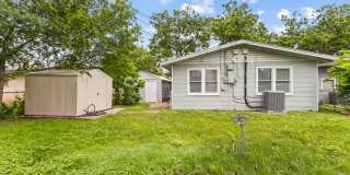 Charming 2 Bedroom Home with Office & Oversized Backyard in Schertz Gallery 24