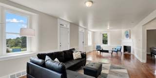 211 GALE Lane Gallery 1