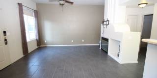 Beautiful 2bdrm 3 bath 2 car garage townhome Gallery 1