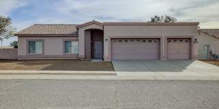 Spacious 3-Bedroom Home with 3-Car Garage  Large Backyard Gallery 1