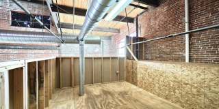 241 N FRANKLIN Street Gallery 13