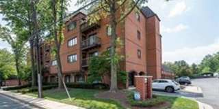 Very well maintained and extra large 3BR 2BA condo moments to Marc Train in Downtown Gaithersburg Gallery 1