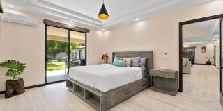 Kahala Zen: Spacious Modern Oasis w/ Studio, Garden & Lush Garden Gallery 36