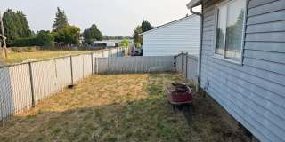 3 Bed, 2 Bath Townhouse Available! Gallery 1