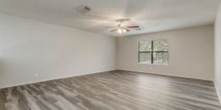 Spacious 3-bedroom home in the highly desirable Parkwood Subdivision Gallery 16