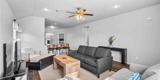 927 E Swift Drive Gallery 7