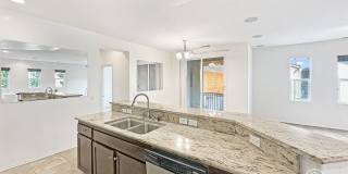 Welcoming 2B/2BA Condo with Balcony, In-Unit Laundry and Pool Access. Gallery 3