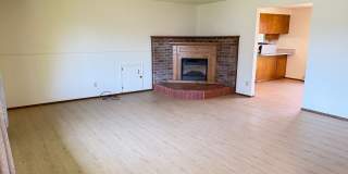 Well-kept house in desirable Thurston neighborhood! Gallery 10