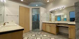 Spacious 3/2 with In-Law Suite Gallery 17