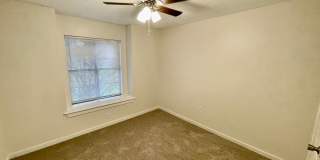 3/2 With Large Office Available in Brandon! Gallery 1