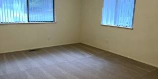 Pre-Leasing Now! 7 Bed 3 Bath with Bonus Room! Gallery 9