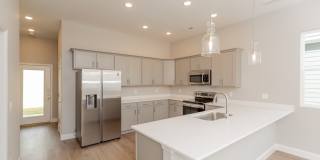 Modern 4 Bedroom Home in Red Bank Gallery 6
