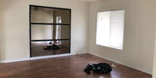 Large 4-1 house with central air Gallery 8