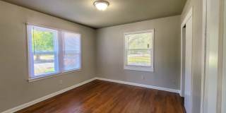 2 bedroom 1 bath duplex in Shawnee Gallery 5