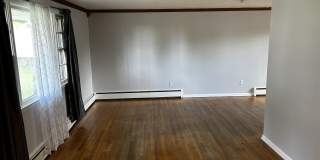 87 Worcester Avenue Gallery 12